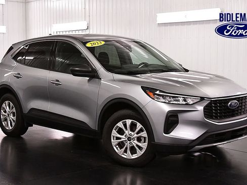 Used 2023 Ford Escape Active w/ Tech Pack #1 AWD/4WD image 1