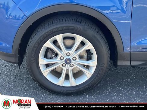 Used 2018 Ford Escape SE w/ SE Sync 3 Package AWD/4WD image 9