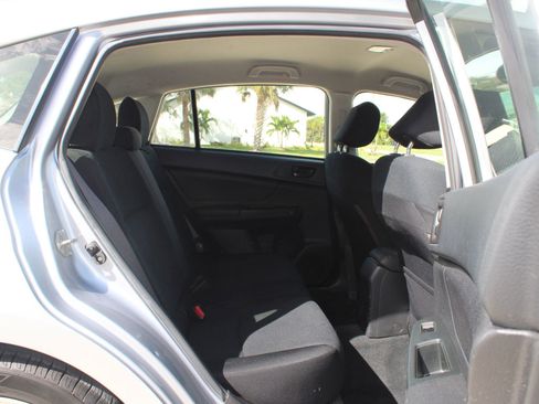 Used 2013 Subaru Impreza 2.0i image 8