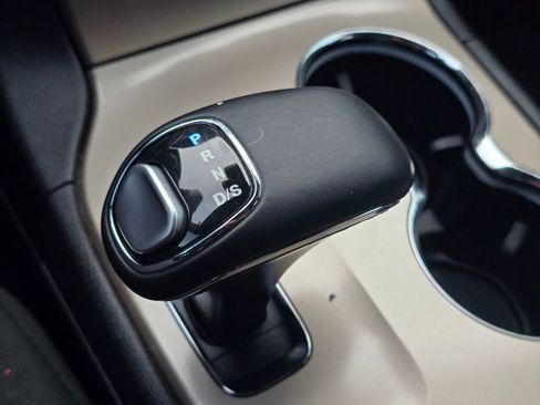 Used 2015 Jeep Grand Cherokee Laredo w/ Security & Convenience Group image 31