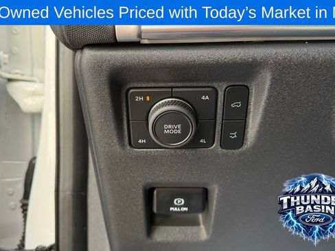 Used 2025 Ford Expedition Max Platinum AWD/4WD image 12
