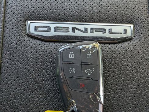 Used 2025 GMC Sierra 2500 Denali w/ Denali Reserve Package image 31