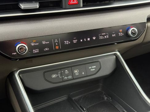 Used 2025 Kia Carnival SX FWD image 19