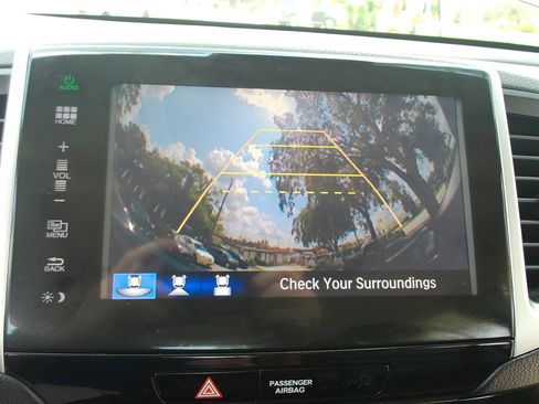 Used 2016 Honda Pilot Touring image 24