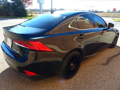 Used 2018 Lexus IS 300 F Sport w/ F Sport Package image 10