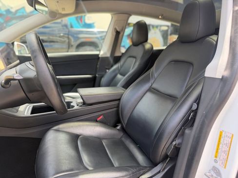 Used 2021 Tesla Model Y Long Range AWD/4WD image 14