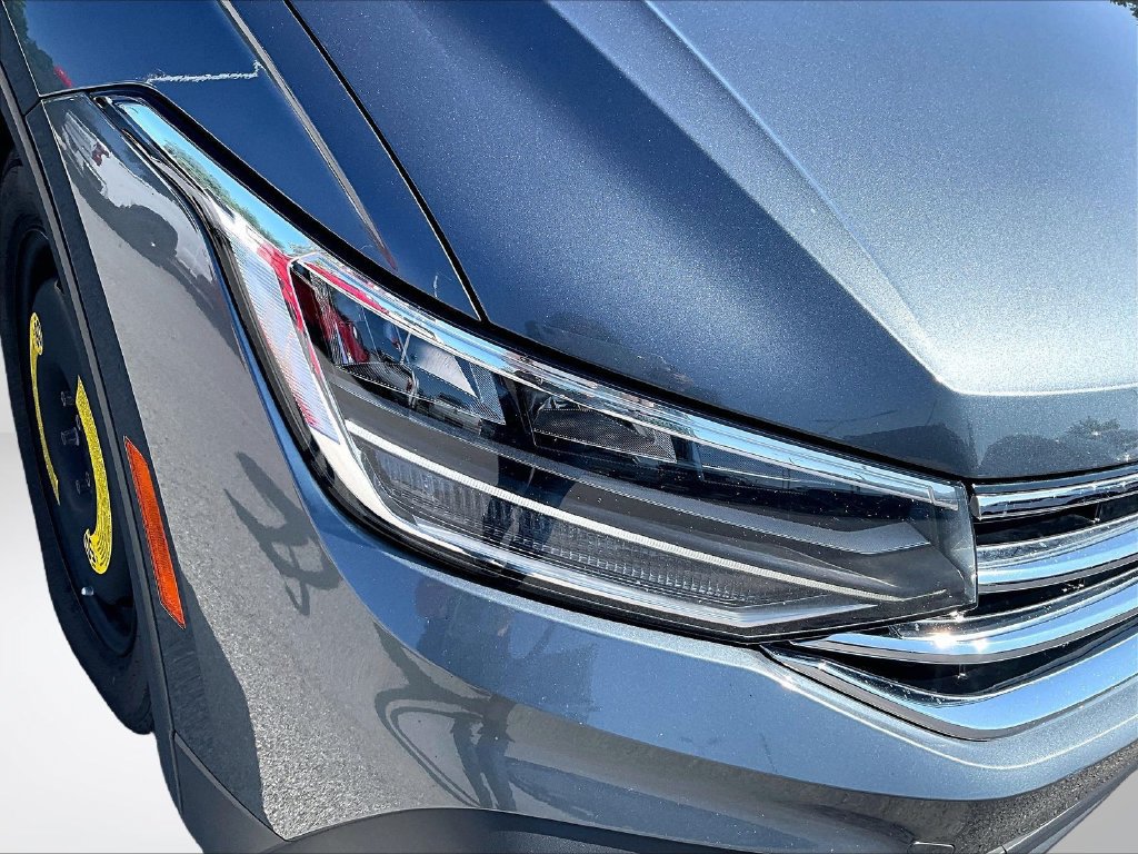 Used 2022 Volkswagen Tiguan SE AWD/4WD image 28