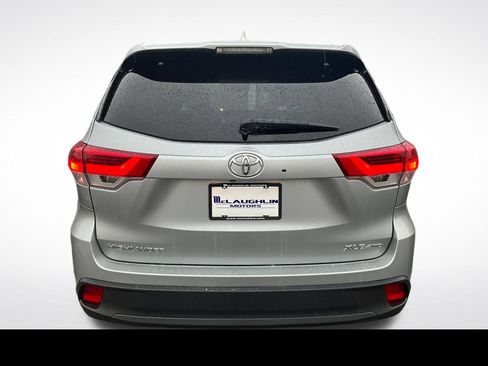Used 2019 Toyota Highlander XLE AWD/4WD image 13