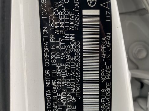 Used 2009 Toyota Yaris 4-Door Hatchback image 27