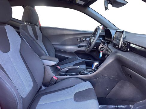 Used 2020 Hyundai Veloster 2.0 image 15