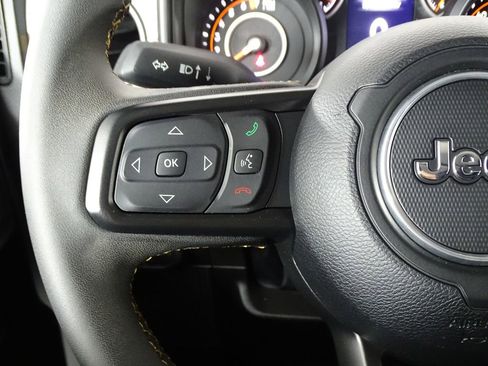 Used 2025 Jeep Gladiator Sport image 23