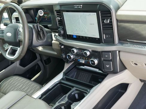 Certified 2025 Ford F450 Platinum w/ Platinum Plus Package AWD/4WD image 27