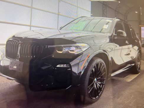 Used 2020 BMW X5 M50i AWD/4WD image 17