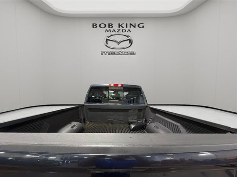 Used 2017 RAM 1500 Classic SLT image 12