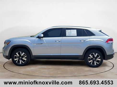 Used 2022 Volkswagen Atlas Cross Sport SE FWD image 6