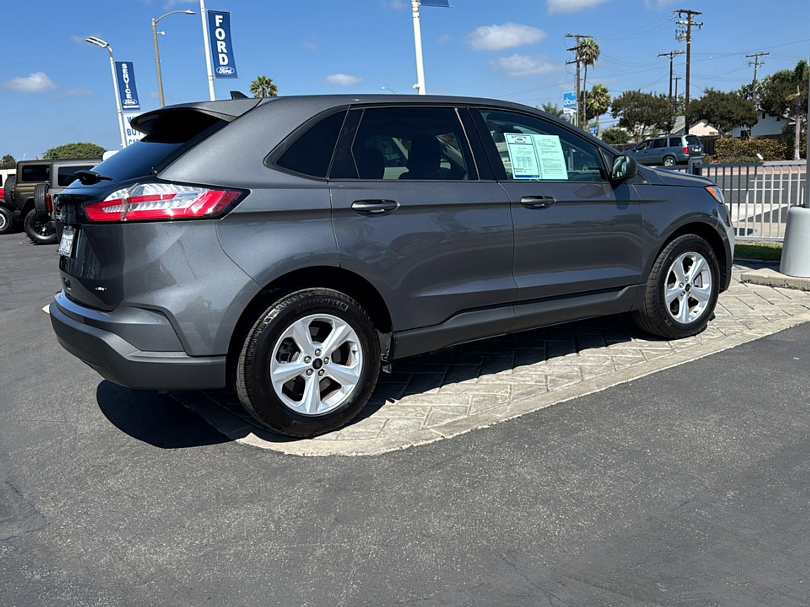 Used 2024 Ford Edge SE AWD/4WD image 2