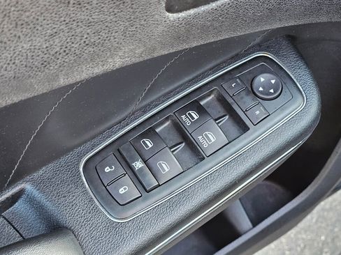 Used 2014 Dodge Charger R/T image 25