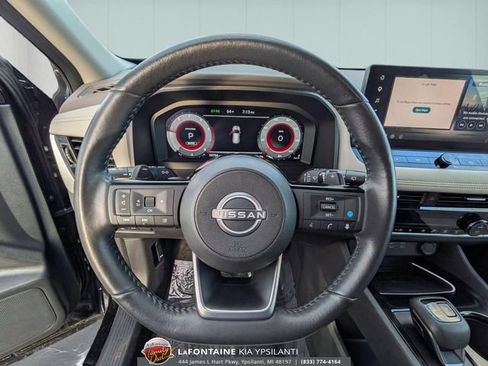 Used 2024 Nissan Rogue SL AWD/4WD image 15