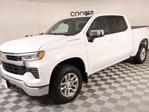 Used 2024 Chevrolet Silverado 1500 LT w/ Convenience Package II image 11