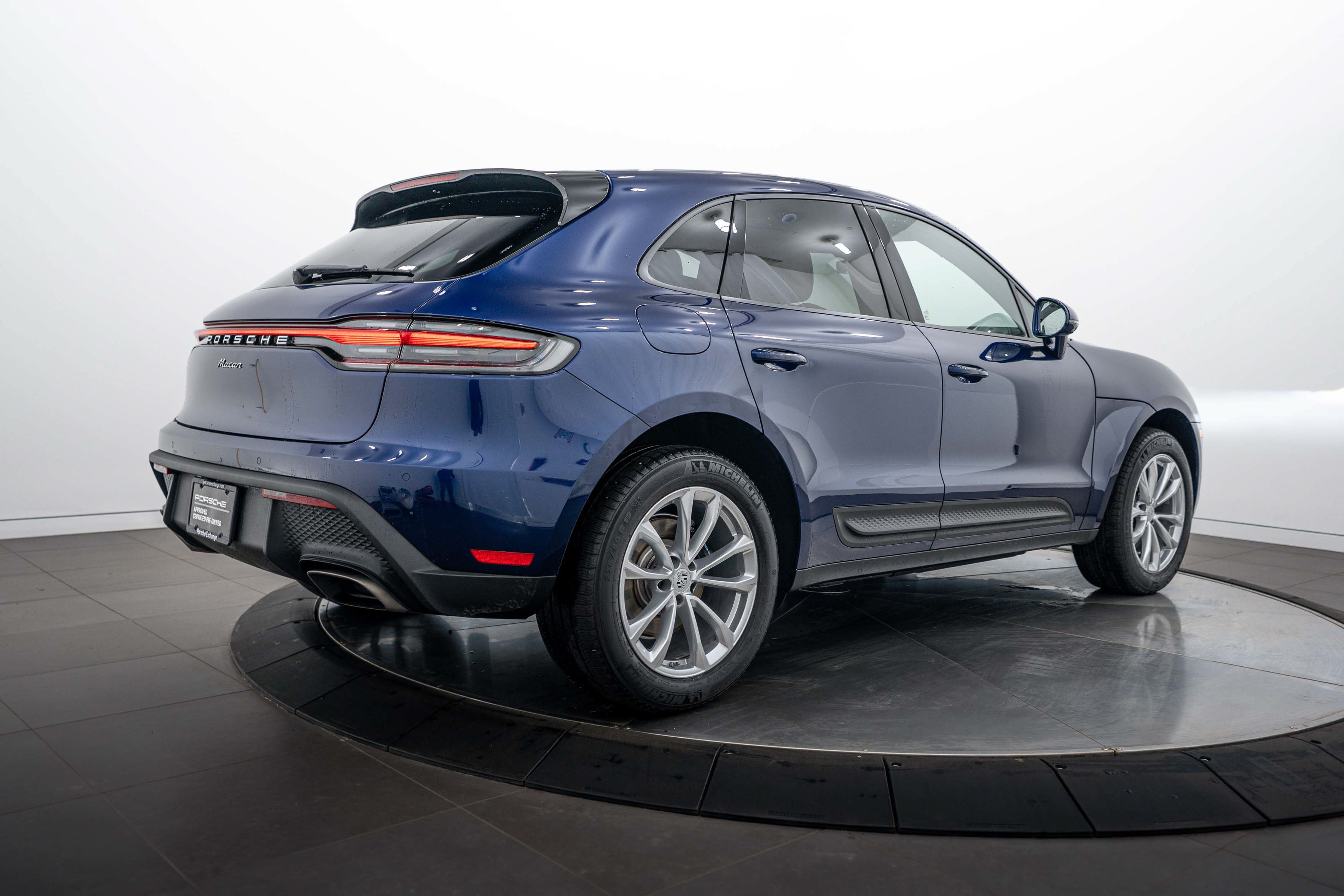 Certified 2026 Porsche Macan AWD/4WD image 7