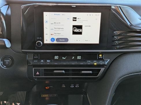 Used 2025 Toyota Camry LE image 18