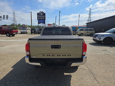 Used 2017 Toyota Tacoma TRD Off-Road w/ Tow Package RWD image 6
