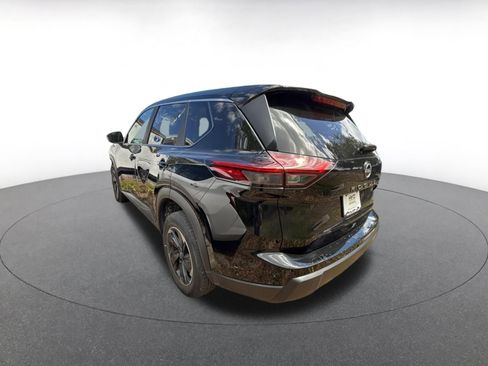 Used 2025 Nissan Rogue SV image 4