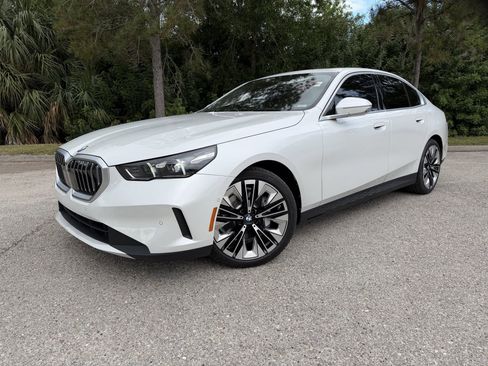 Used 2026 BMW 530i 530i w/ Premium Package image 1