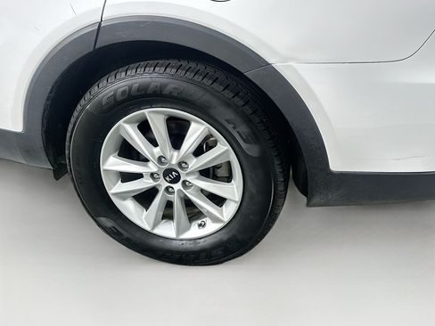Used 2019 Kia Sorento L FWD image 11