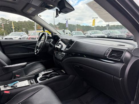 Used 2019 Honda Pilot Elite image 16