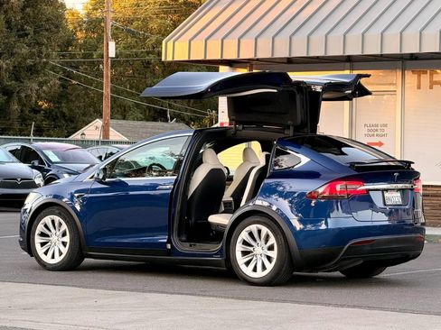 Used 2020 Tesla Model X AWD/4WD image 7