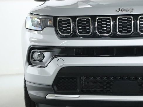 Used 2025 Jeep Compass Limited AWD/4WD image 6