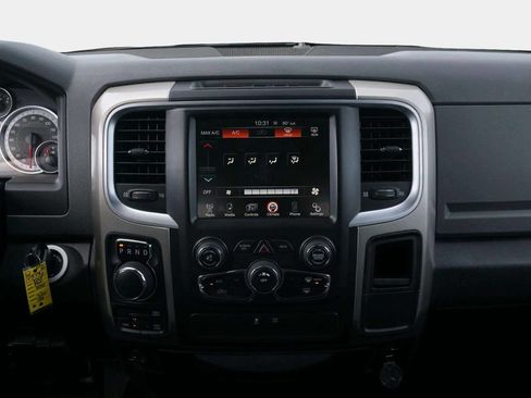 Used 2015 RAM 1500 Classic SLT w/ Luxury Group AWD/4WD image 19