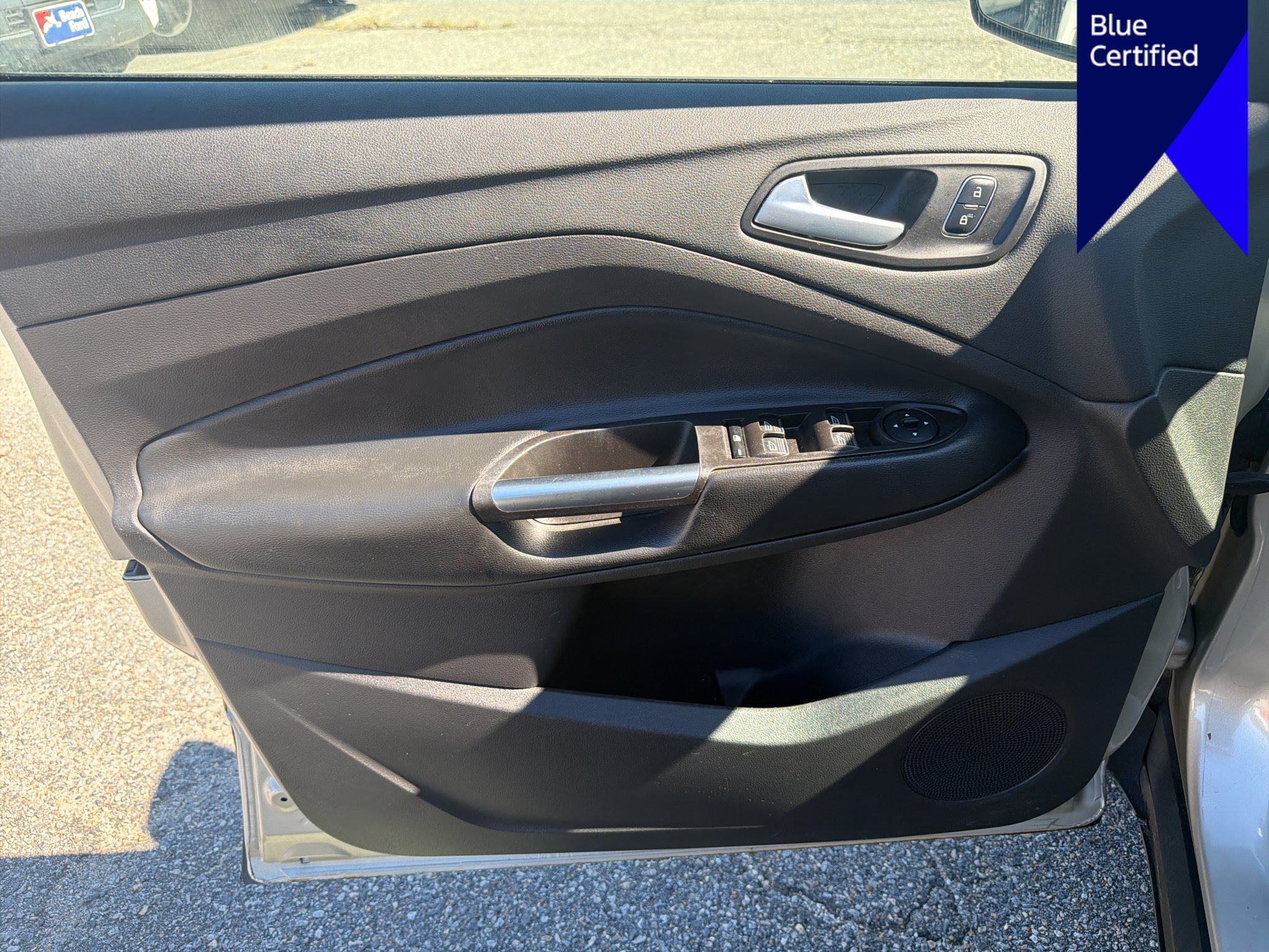 Used 2017 Ford Escape SE w/ Equipment Group 201A AWD/4WD image 9