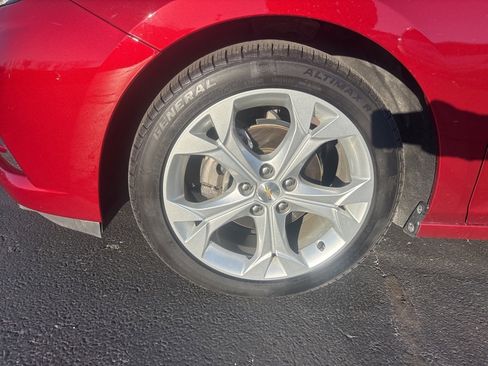 Used 2017 Chevrolet Cruze Premier w/ Enhanced Convenience Package image 2