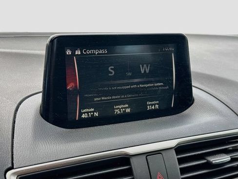 Used 2018 MAZDA MAZDA3 Touring FWD image 19