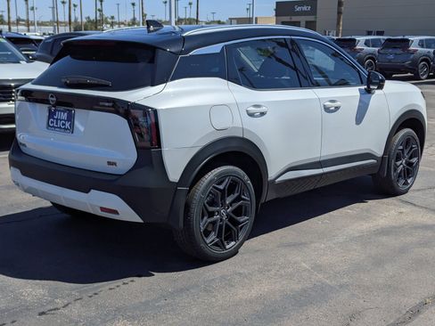 New 2026 Nissan Kicks SR FWD image 2