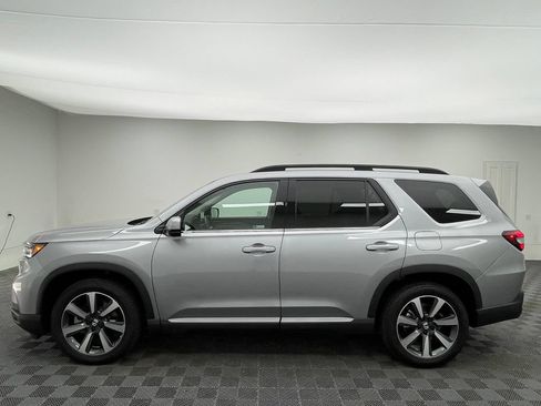 Used 2025 Honda Pilot Elite image 14