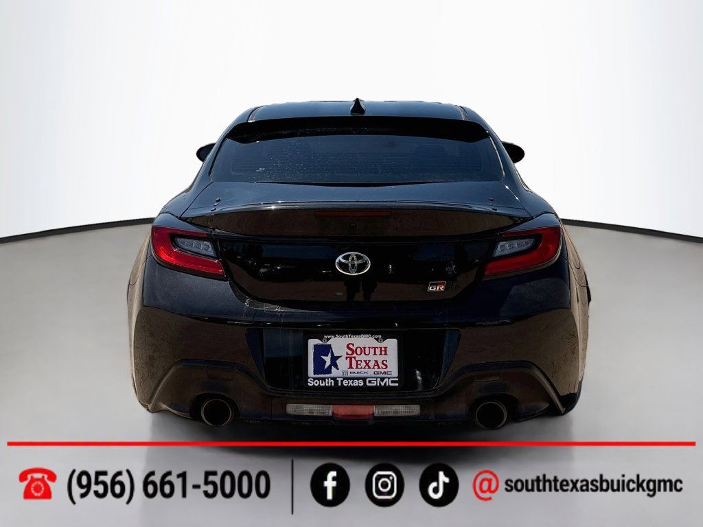 Used 2023 Toyota GR86 w/ ALL Weather Mat Package (TMS) RWD image 7