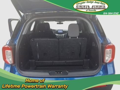 Used 2022 Ford Explorer XLT w/ Equipment Group 202A image 5