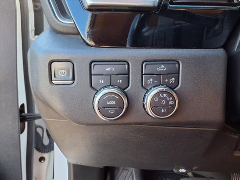 Used 2022 GMC Sierra 1500 Elevation w/ LPO, Elevation Black Package image 18