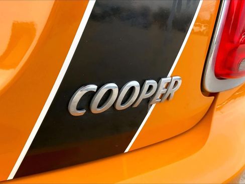 Used 2015 MINI Cooper 2-Door Hardtop image 9