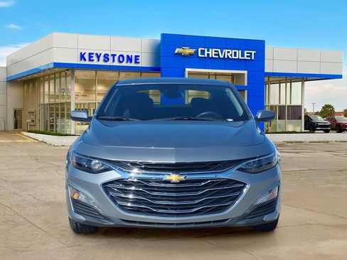 Used 2024 Chevrolet Malibu LT FWD image 2