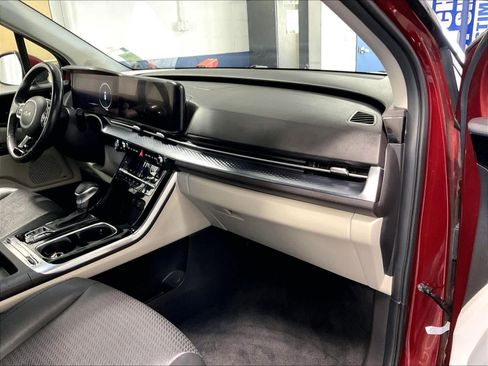 Used 2023 Kia Carnival SX Prestige FWD image 13