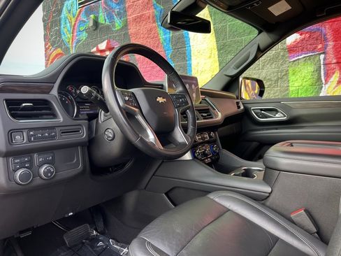 Used 2021 Chevrolet Tahoe LT w/ Luxury Package image 2