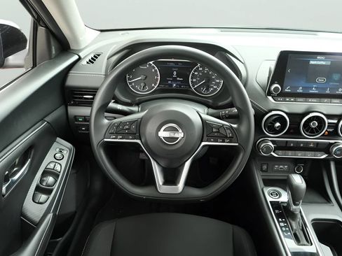 Used 2025 Nissan Sentra SV FWD image 22