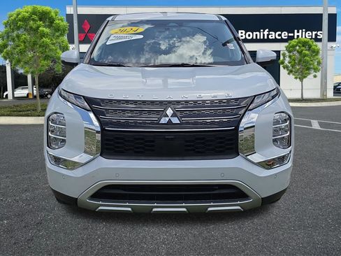 Used 2024 Mitsubishi Outlander SE Black Edition FWD image 2