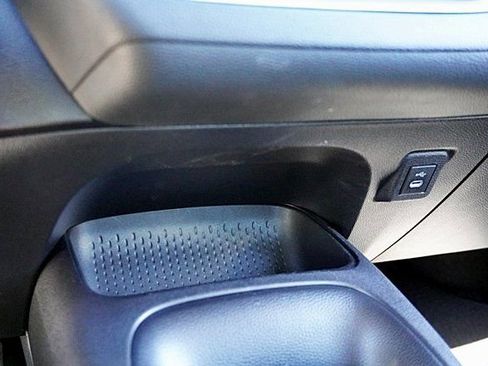 Used 2025 Toyota Corolla LE image 27