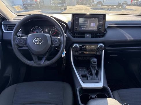 Used 2021 Toyota RAV4 LE image 13