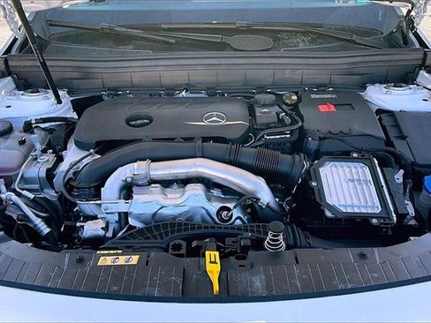 New 2026 Mercedes-Benz GLB 250 4MATIC image 14